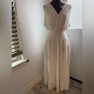 Chic Ivory Sleeveless Maxi Dress